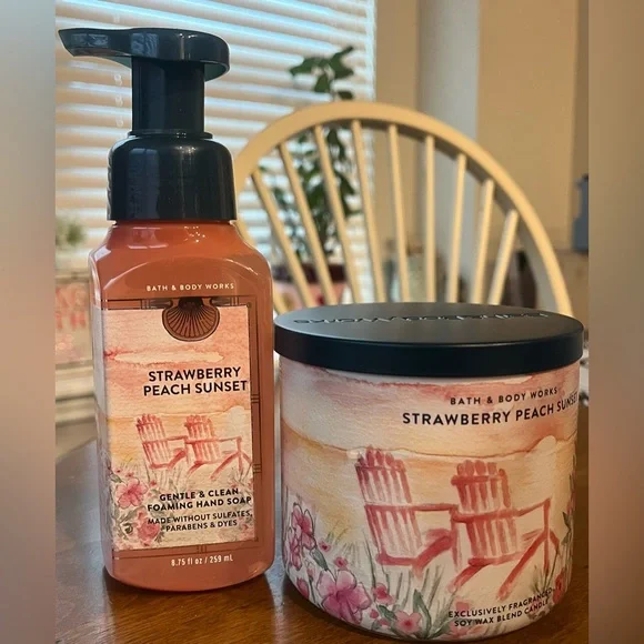 Bath & Body Works Strawberry Peach Sunset Hand Soap & 3 Wick Candle NEW - Picture 4 of 4